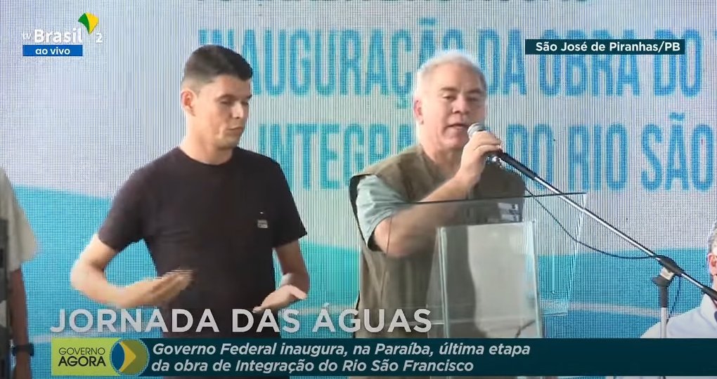 Queiroga no palanque