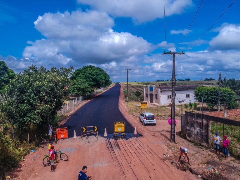 Conselheiros do Orçamento Democrático visitam obras do acesso ao distrito de Renascença, em Sapé