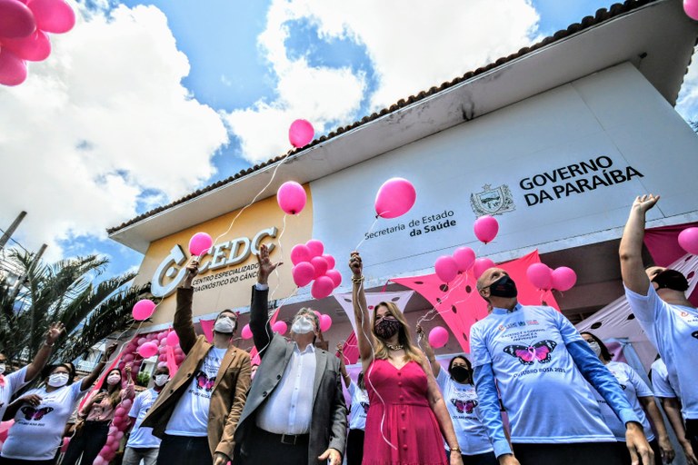 João Azevêdo abre campanha Outubro Rosa e destaca ampliação de exames de mamografia para assegurar diagnóstico precoce
