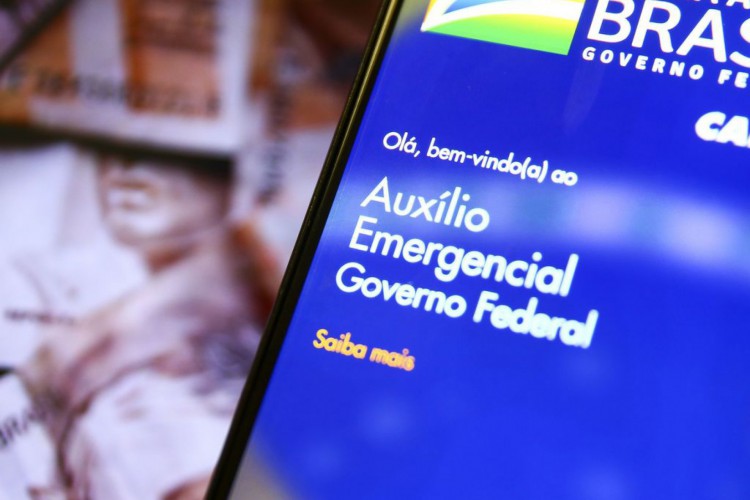 Caixa Econômica paga auxílio emergencial para pessoas nascidas em novembro