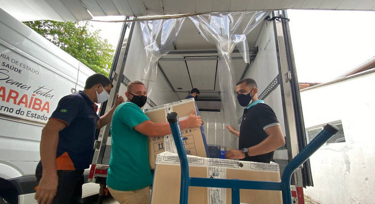 Paraíba distribui 3.510 doses de vacinas para reforço da imunização dos trabalhadores da saúde contra covid-19