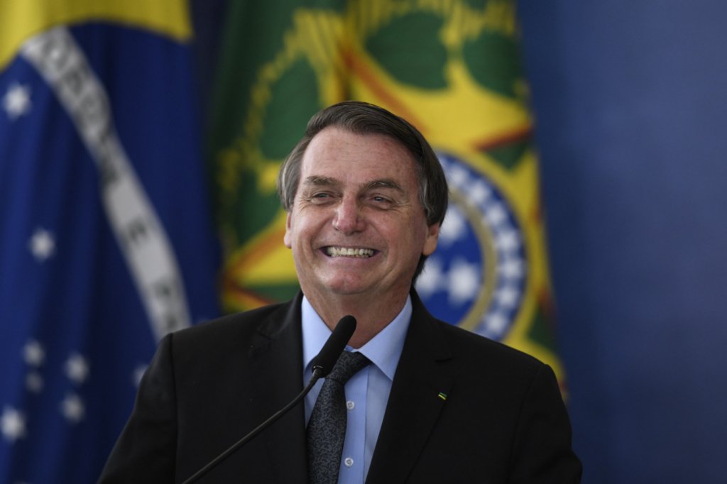 Governo Bolsonaro pagou R$ 193 mi antecipados por máscaras, mas não comprova recebimento