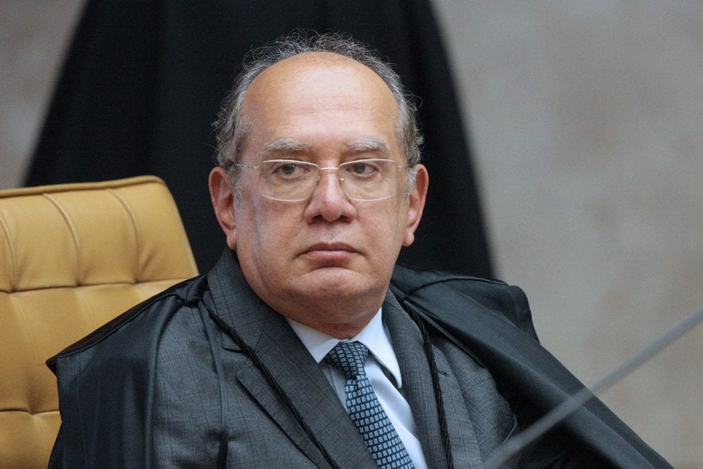 Gilmar Mendes toma posse na cadeira de ministro substituto no TSE