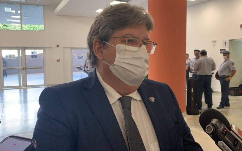João Azevêdo diz que pandemia é o maior desafio do Brasil desde a Proclamação e alerta para a volta da fome