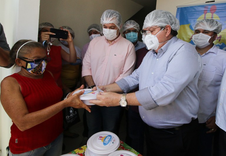 João Azevêdo entrega Restaurante Popular de Cajazeiras, obras em São José de Piranhas e Centro da Renda Renascença em Monteiro