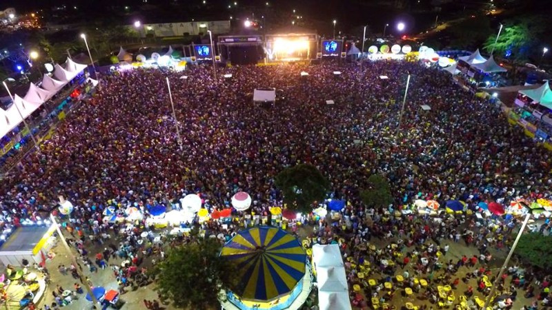 Prefeito contraria MP, mantém Festa da Luz e torce por controle da pandemia