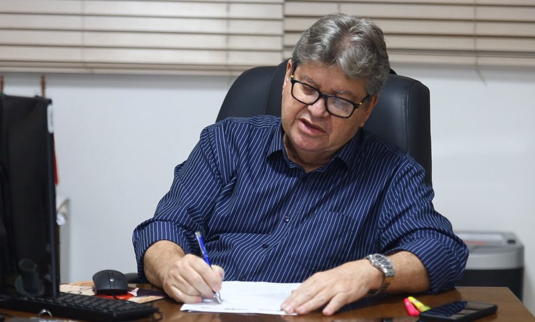 João Azevêdo anuncia investimento de R$ 22 milhões para construção de barragem no Curimataú paraibano