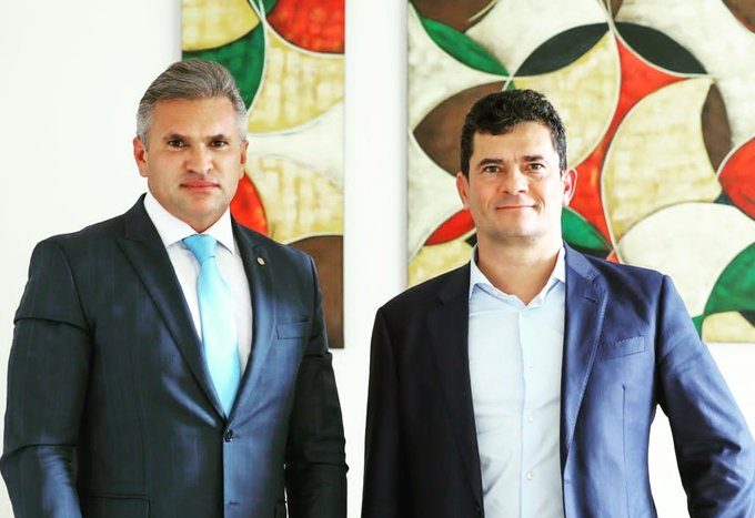 Julian Lemos faz críticas a Bolsonaro e questiona qualificação do presidente: ‘Não chega nem perto de Sergio Moro’