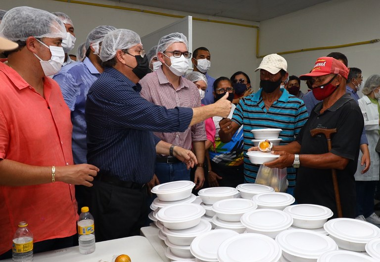 “Esse é um momento histórico”, disse Raniery Paulino na inauguração do Restaurante Popular de Guarabira