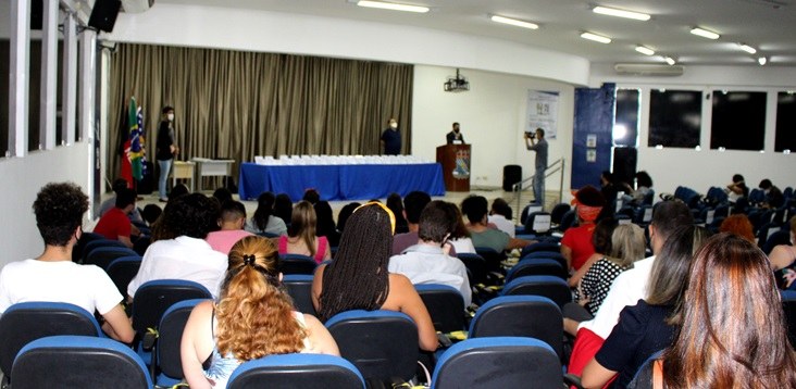 Escolas estaduais Luiz Gonzaga Burity e Daura Santiago Rangel recebem premiação do Talento Científico Jovem da UFPB