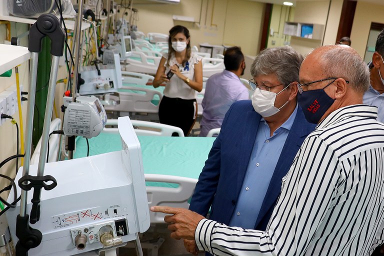 João Azevêdo entrega 100 respiradores e inaugura Complexo de Atendimento Avançado no Trauma do Idoso