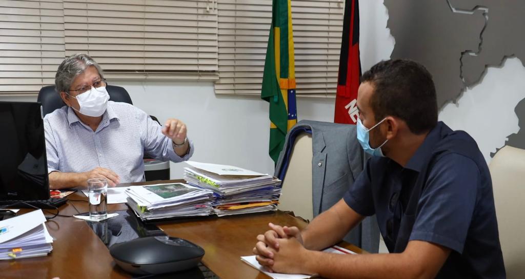 Prefeito do PL declara apoio à reeleição do governador João Azevêdo