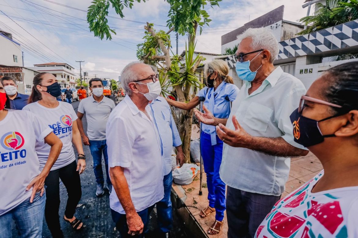 Prefeito autoriza pavimentação no Ernani Sátiro e anuncia 102 km de asfalto