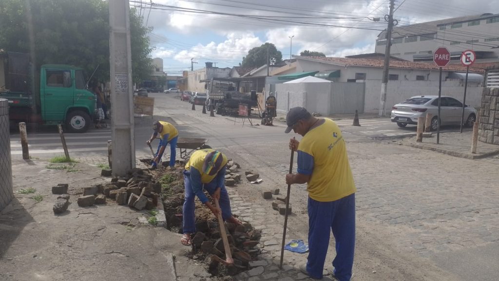 Serviços da Operação Tapa-Buraco e manutenção da iluminação acontecem em 35 bairros da Capital