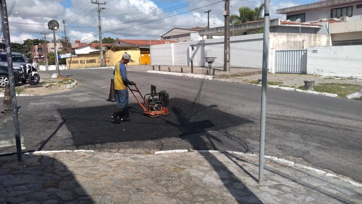 Seinfra realiza Operação Tapa-Buraco e manutenção da iluminação pública em 46 bairros da Capital