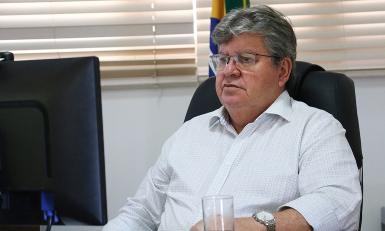 João Azevêdo anuncia investimentos de R$ 400 milhões para a construção da adutora do Cariri e de R$ 100 milhões para a adutora do Brejo