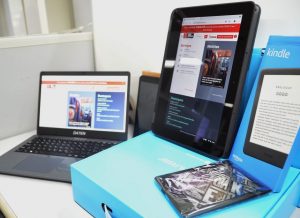 Cícero Lucena inicia entrega de 4 mil Chromebooks para educadores efetivos da Rede Municipal de Ensino