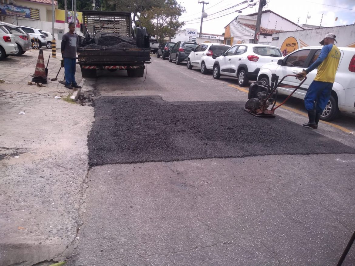 Serviços da Operação Tapa-Buraco e manutenção da iluminação acontecem em 22 bairros da Capital