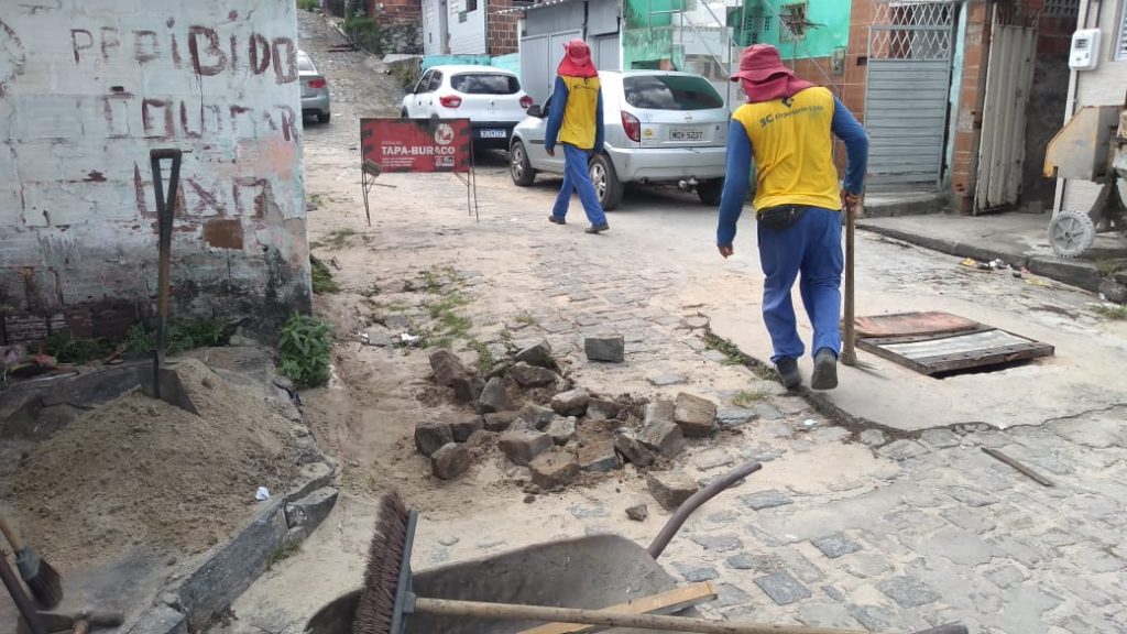 Serviços da Operação Tapa-Buraco e manutenção da iluminação acontecem em 27 bairros da Capital