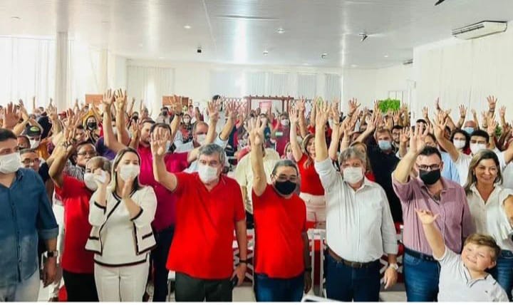 Megaevento: Roberto e Raniery Paulino mostram força e reúnem prefeitos, ex-prefeitos e vereadores do brejo e outras regiões em apoio à reeleição de João Azevêdo