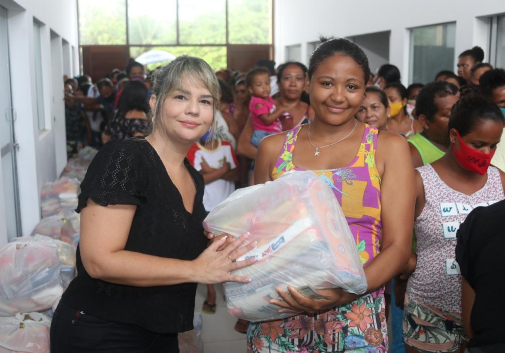 Conde beneficia comunidades quilombolas com cestas de alimento