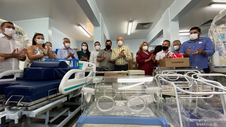 Saúde entrega equipamentos da rede materno-infantil nos hospitais de Picuí e Queimadas