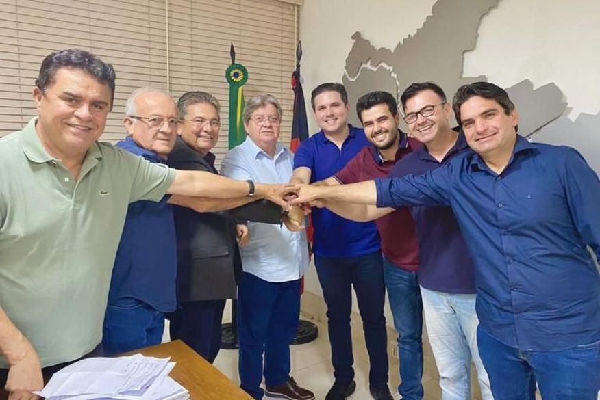 Deputados do Republicanos encontram João Azevêdo e reafirmam apoio à reeleição do governador