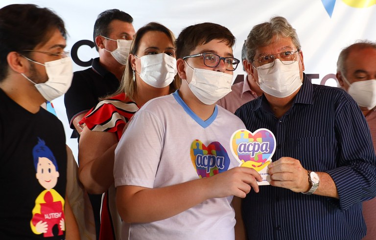 João Azevêdo inaugura Centro de Atendimento ao Autista de Campina Grande e vistoria conclusão de obras do Escritório de Representação