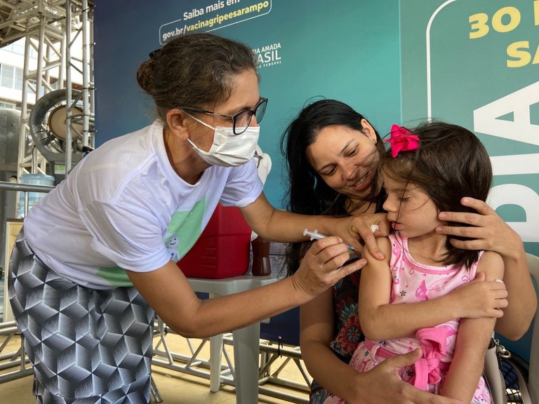 Saúde abre Dia D de Vacinação contra sarampo e influenza e convoca população