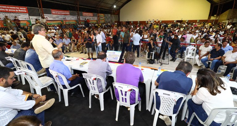 João Azevêdo participa da audiência do ODE em Catolé do Rocha, autoriza serviços e licitações de obras