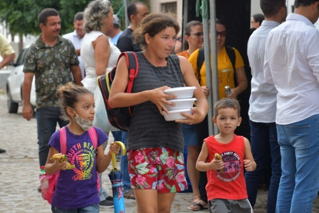 Programa Tá na Mesa contempla habitantes de Mulungu e Juarez Távora