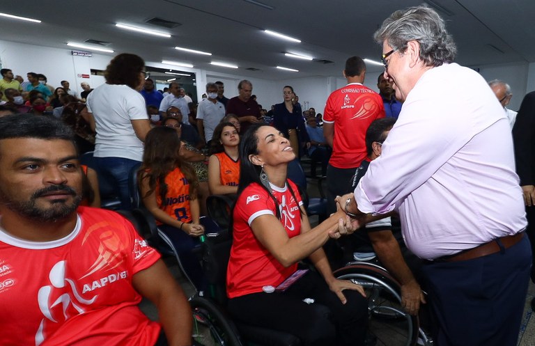 João Azevêdo acompanha lançamento de calendário de atividades esportivas e de ações voltadas para a juventude