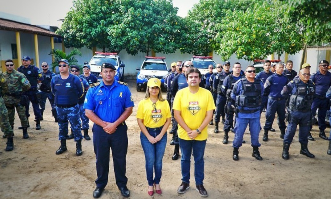 Mais segurança: Prefeita Karla Pimentel e Eduardo Carneiro entregam 4 viaturas e fardamentos à Guarda Civil de Conde