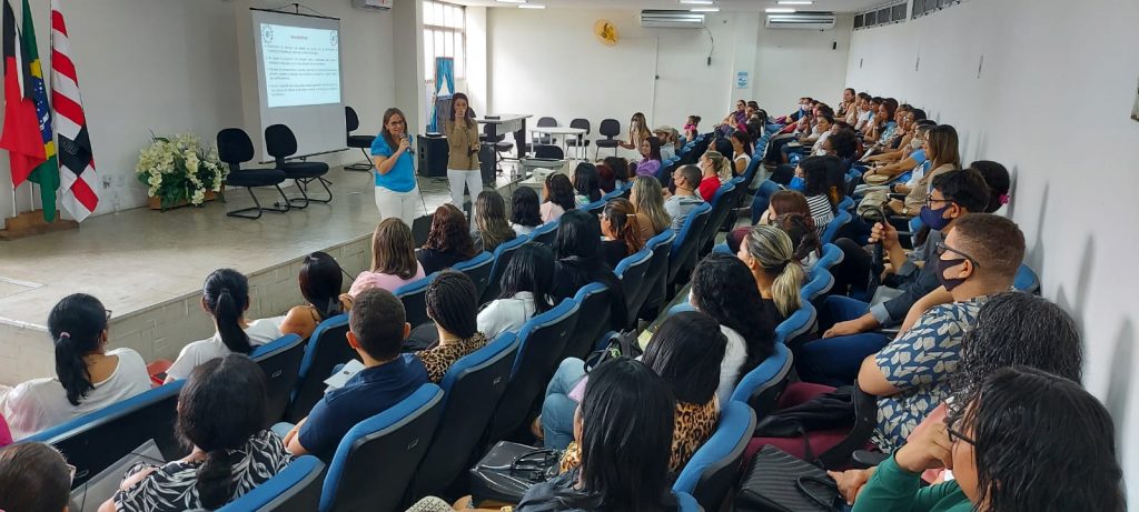 Secretaria de Educação realiza formação com novos convocados no processo seletivo para cuidadores