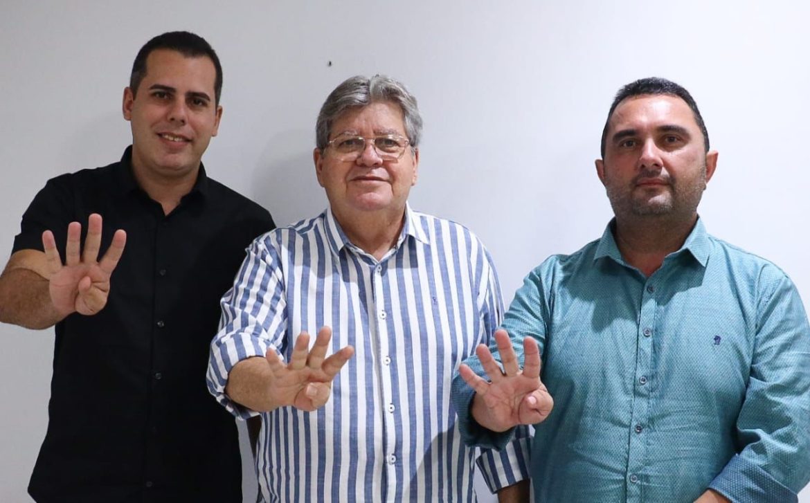 MAIS UM: Prefeito de Juarez Távora declara apoio à reeleição do governador João Azevêdo