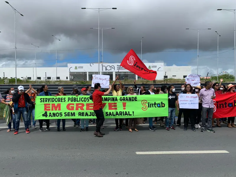 Servidores públicos voltam a protestar em Campina Grande nesta sexta-feira