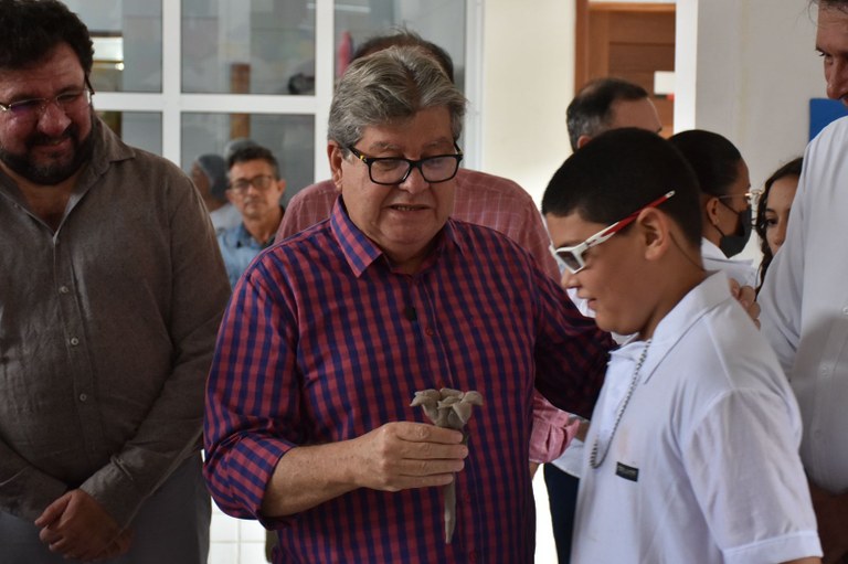 João Azevêdo entrega escola em Borborema e destaca investimentos em obras na região do Brejo