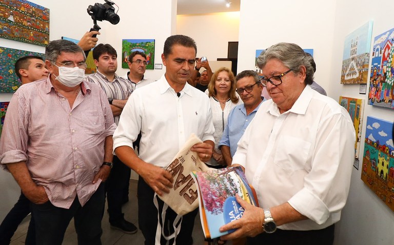 João Azevêdo visita obras de reforma e ampliação de escolas em Serra da Raiz e destaca avanços da Educação