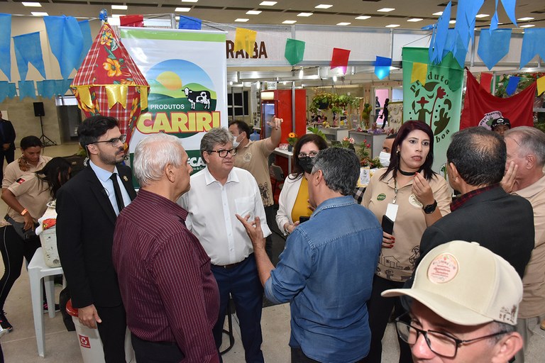 João Azevêdo prestigia 1ª Feira Nordestina da Agricultura Familiar, em Natal, e destaca investimentos no setor