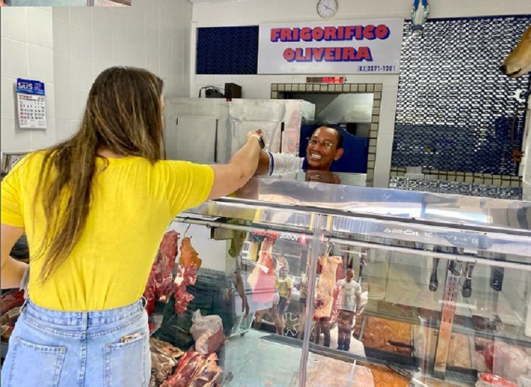 Camila Toscano visita comerciantes e moradores da Zona Rural de Guarabira