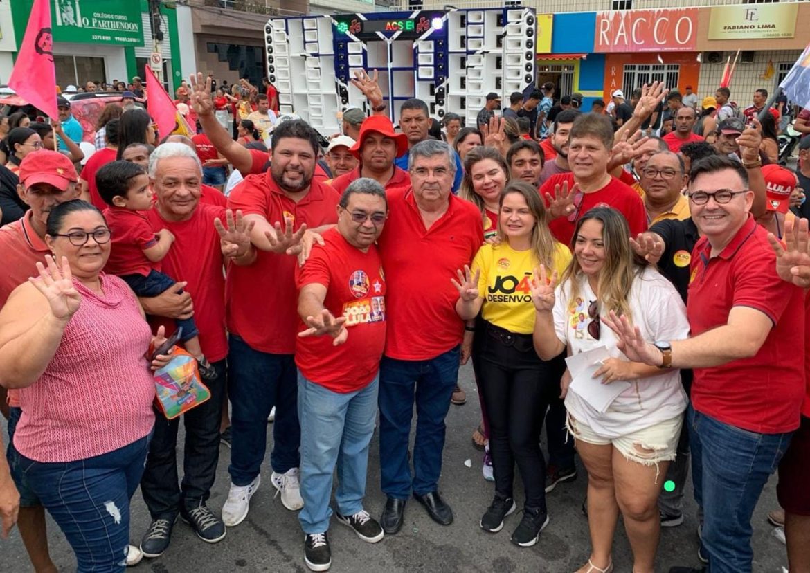 Roberto e Raniery Paulino realizam arrastão histórico em apoio a João Azevêdo na Rainha do Brejo