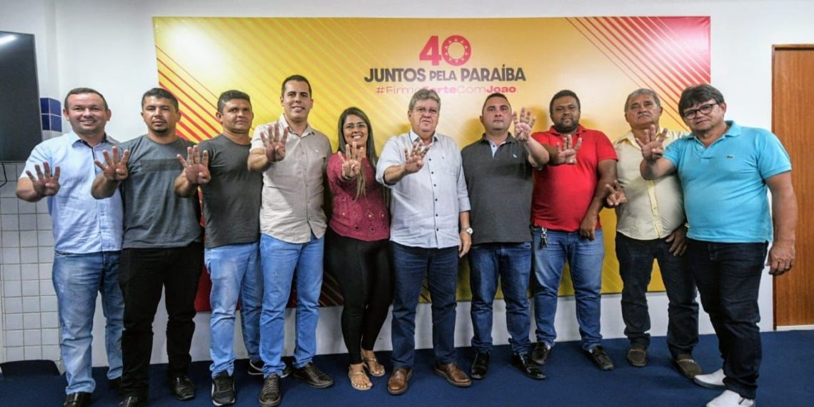 Novas adesões: mais 14 prefeitos, vereadores e lideranças políticas declaram apoio a João no 2º turno