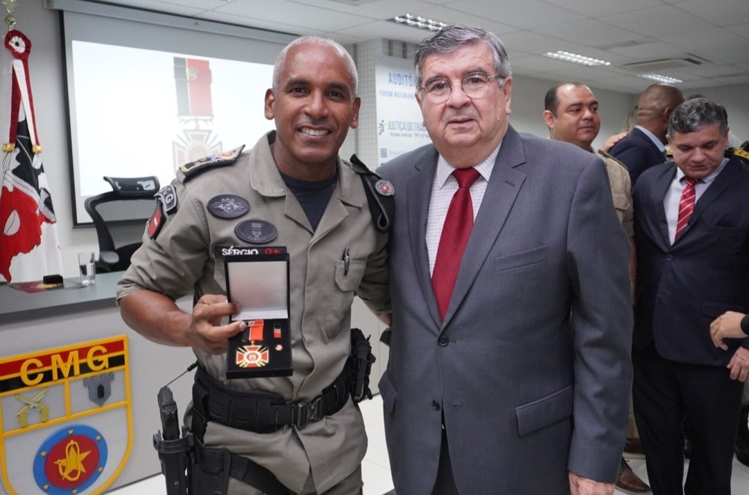 Secretário-Chefe de Estado Roberto Paulino representa Governador João Azevedo na solenidade comemorativa dos 65 Anos de Criação da Casa Militar – “Jubileu de Safira”