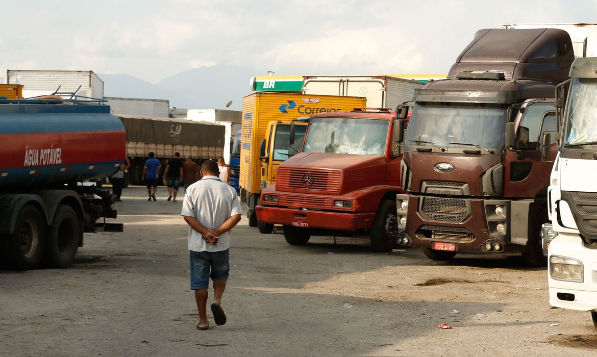 Última parcela dos auxílios Caminhoneiro e Taxista será paga hoje