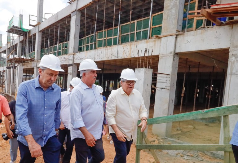 João Azevêdo inaugura obras em 10 cidades do Curimataú nesta quinta-feira