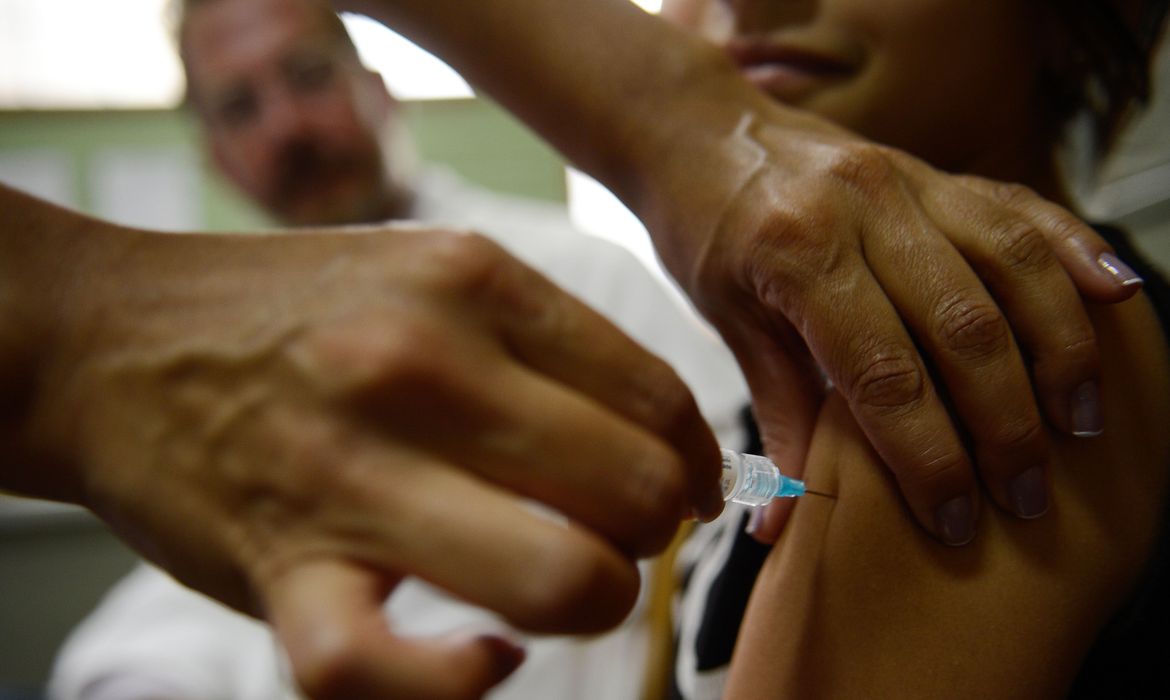 Estudo mostra que Brasil está abaixo da meta de vacinação contra HPV