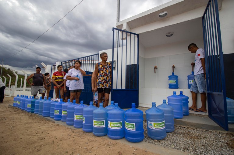 Governo entrega mais oito sistemas de dessalinização do programa Água Doce