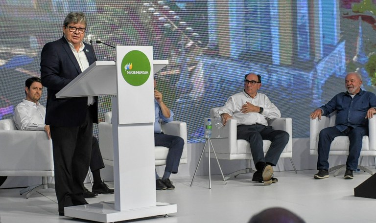 Presidente Lula e governador João Azevêdo participam da inauguração do primeiro parque híbrido de energia renovável do país