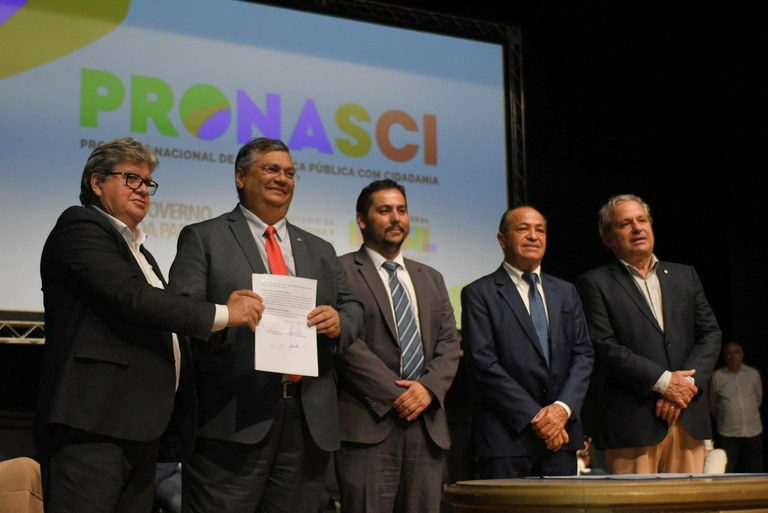 João Azevêdo e ministro Flávio Dino lançam ações do Pronasci II na Paraíba com investimentos iniciais de R$ 20 milhões na segurança pública