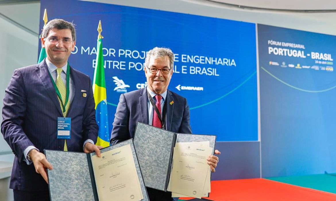 Brasil e Portugal firmam acordo para fabricar avião Super Tucano